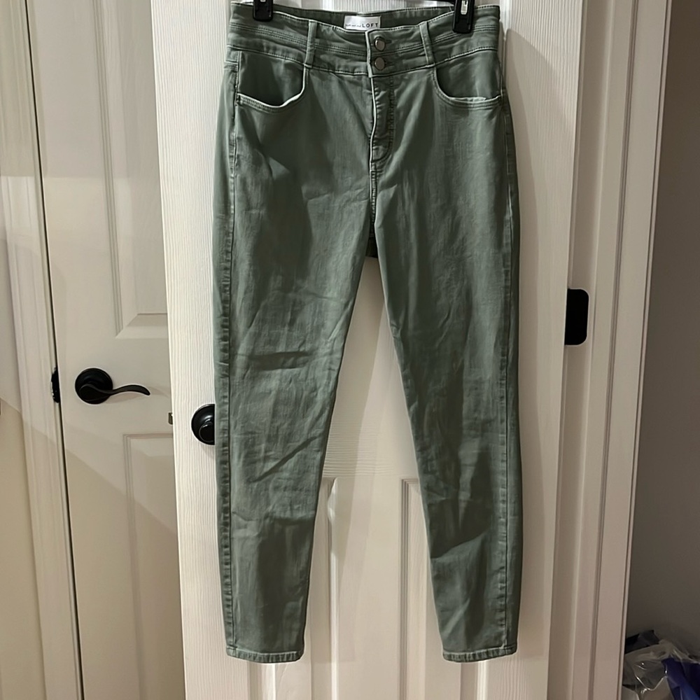 Women’s loft size 6/28 jeans